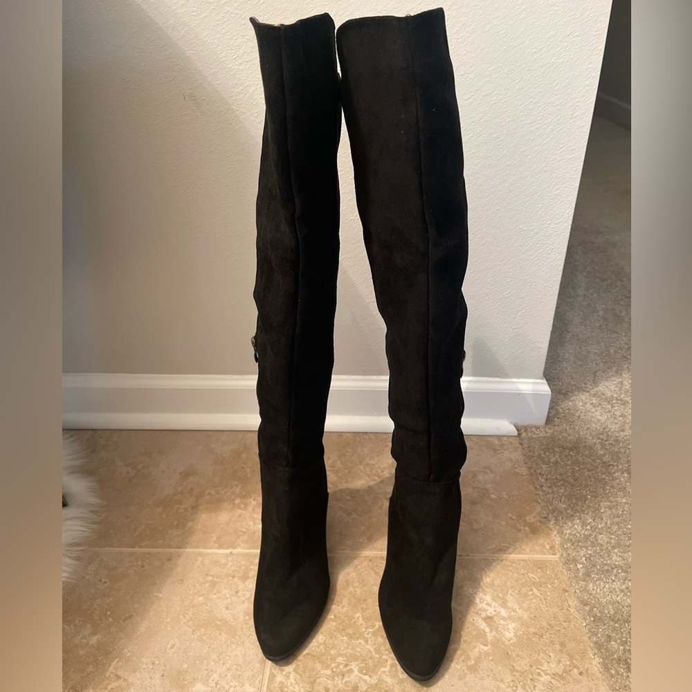 ✅  Size 5.5 Black Block Heel Knee High Suede Boots